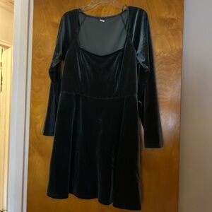 Old Navy Dark Green Velvet Long Sleeve Dress